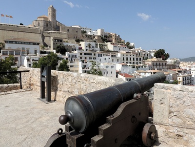 Altstadt von Eivissa, Wehranlage
