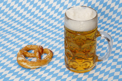 Bier und Brezel zum Oktoberfest