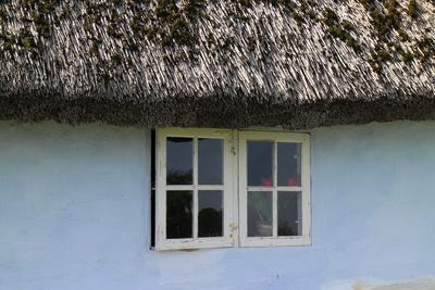 Reetdach mit Fenster