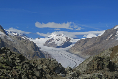 Eismassen vereinigen sich zum Aletschgletscher