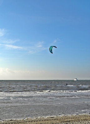 Kitesurfer am Weststrand von Norderney
