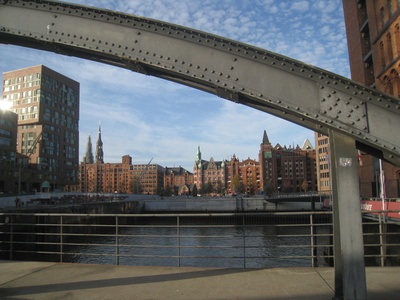 Hamburg/HafenCity Blick von der Busanbrücke