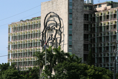 Regierungsgebaäde Havanna mit Che Guevara - Kopf