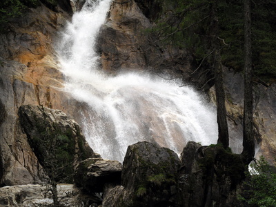 Herabstürzender Wasserfall