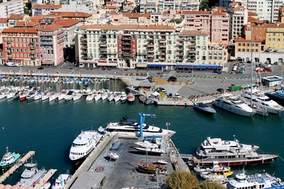 Blick auf den Vieux Port in Nizza