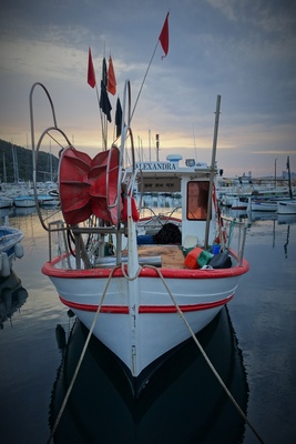 Fischerboot im Abendlicht