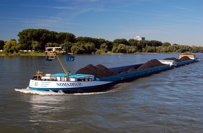 Rheinschiffer mit Kohle