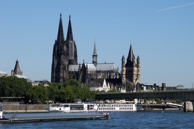 Kölner Dom, vom Rhein aus gesehen