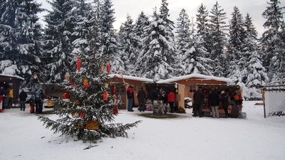 Weihnachtsmarkt in den Bergen