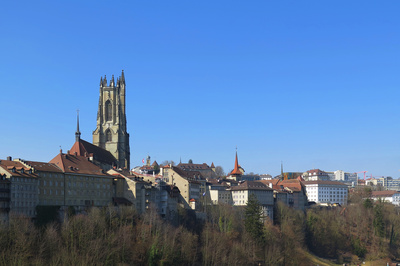 Markantes Stadtbild: Fribourg / Freiburg