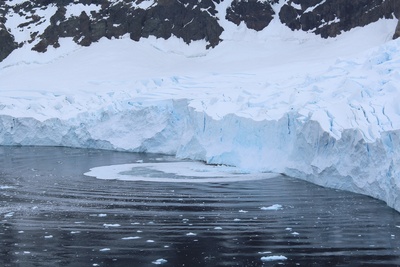 Antarktis - Kalbender Gletscher