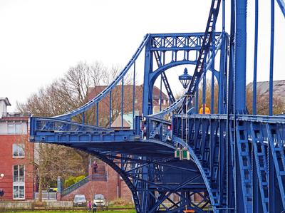 Kaiser-Wilhelm-Brücke . . . .
