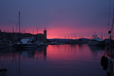 Sonnenaufgang am alten Hafen