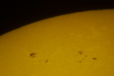 Sonne mit Sonnenflecken am 05.06.2015 (Flecken Nr. 2362 u. 2361)