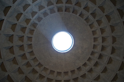 Erleuchtung im Pantheon