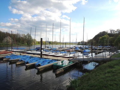 Segelboote am Kemnader See