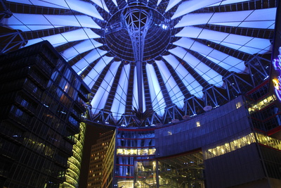 Sony Center Berlin blau