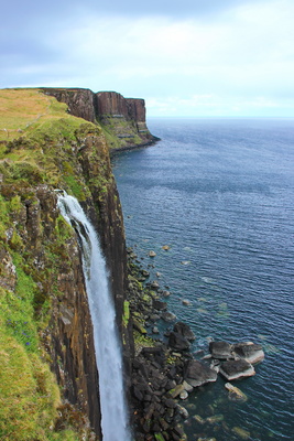 Kilt-Rock mit Wasserfall