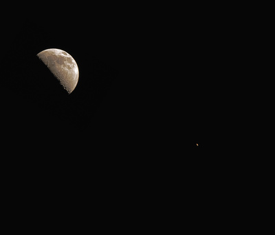 Mond und Saturn begegnen sich