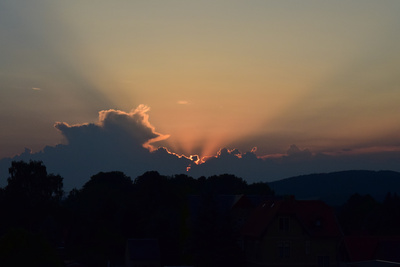 Sonnenuntergang mit Gewitterstimmung