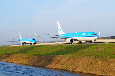 KLM Maschinen rollen zum Terminal