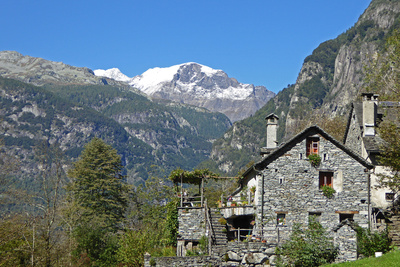 Haus in Foroglia mit Pizzo Castello