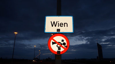 Wien Stadtschild und Hupverbot
