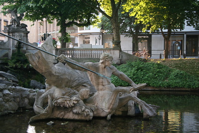 Tritonenbrunnen an der Königsallee in Düsseldorf