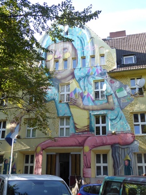 Bemalte Hausfront in Düsseldorf