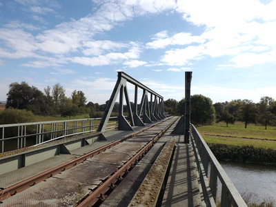 Eine Eisenbahnbrücke