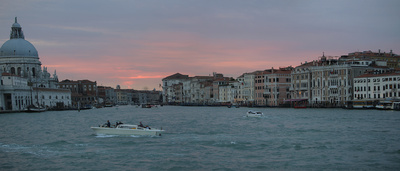 Panorama von Venedigs Kanal