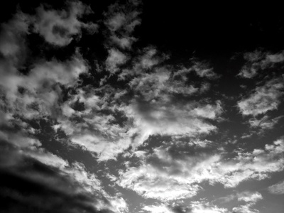 Wolkenbildung am späten Abend