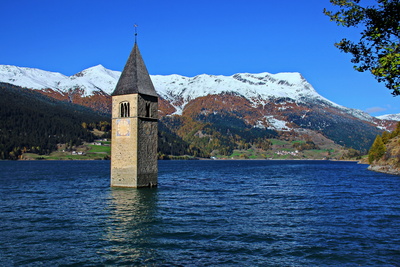 Der Kirchturm im Reschensee