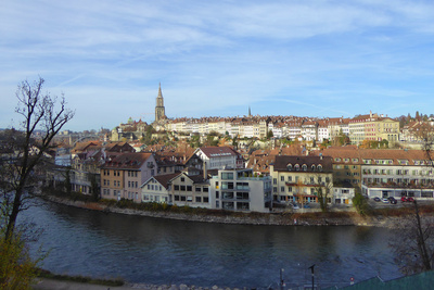 Stadtansicht Bern vom Aareweg aus gesehen