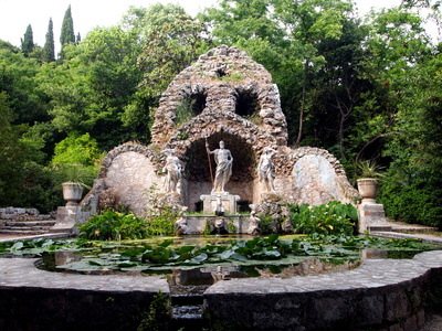 Neptunspringbrunnen im botanischen Garten Trsteno