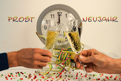 Es ist soweit - dann prost.(2).... Es ist soweit - dann prost.(2)....