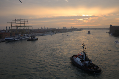 Goldene Hafeneinfahrt in Venedig