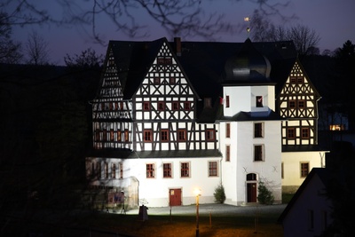 Treuener Schloss bei Nacht