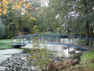 Brücke im Park von Schloss Heynitz
