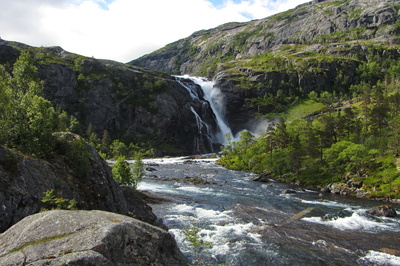 Wasserfall am Fluß Kinso, Norwegen