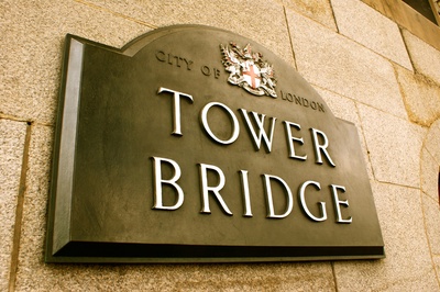 London - Tower Bridge - Sign
