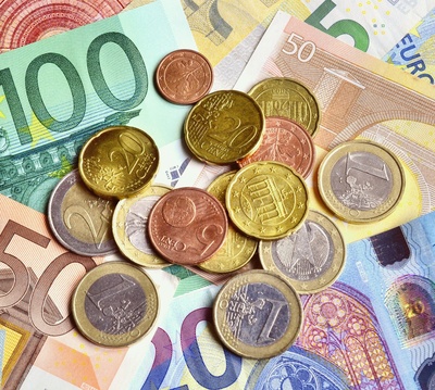 € im Quadrat € im Quadrat