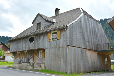 Holzhaus im Tal der Bregenzer Ache