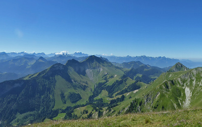 Weite Sicht in die Hochsavoier Alpenwelt