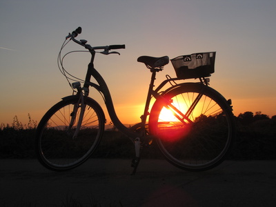 Radtour in den Sonnenuntergang