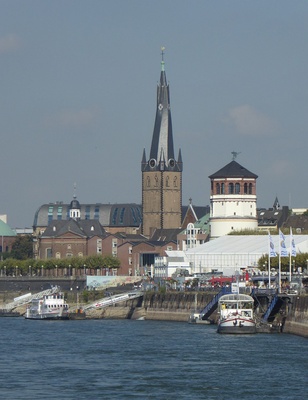 Rheinuferpartie in Düsseldorf