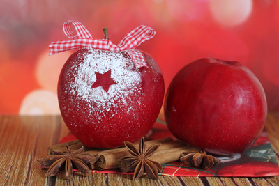 Rote Weihnachtsäpfel