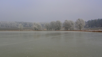 zugefrorener See