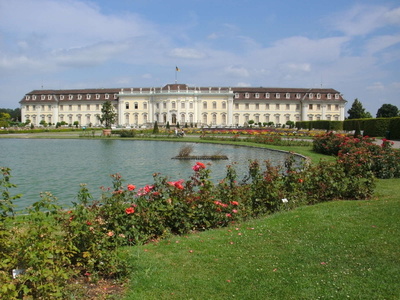 Ludwigsburger Schloss mit Rosengarten