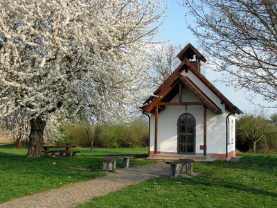 Kapelle im Frühling